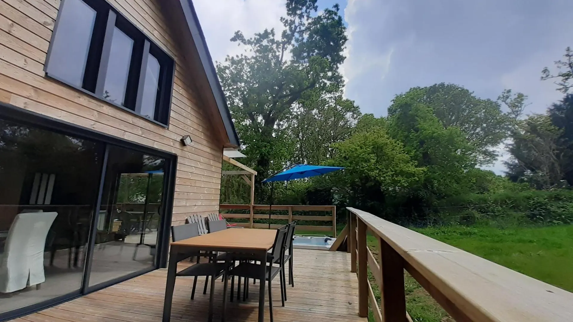 Ecolodge Des Monts D'Arree & Spa La Feuillee Holiday home